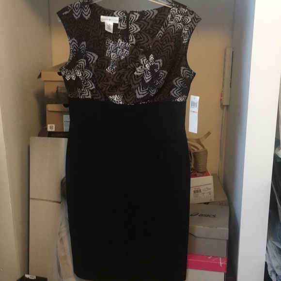 Dress - Picture 1 of 3